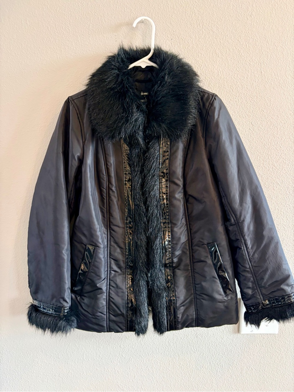 dennis basso Black Quilted Puffer Coat with Faux Fur Trim XS